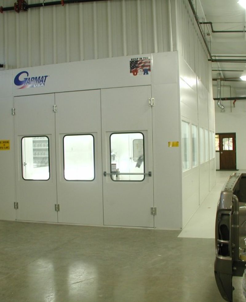 Auto body repair shop in Southaven, MS.